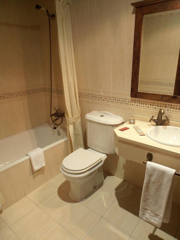 פונפרדה Hostal Virgen De La Encina חדר תמונה