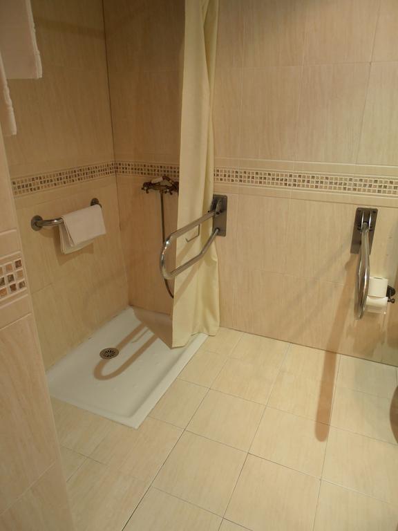 פונפרדה Hostal Virgen De La Encina חדר תמונה