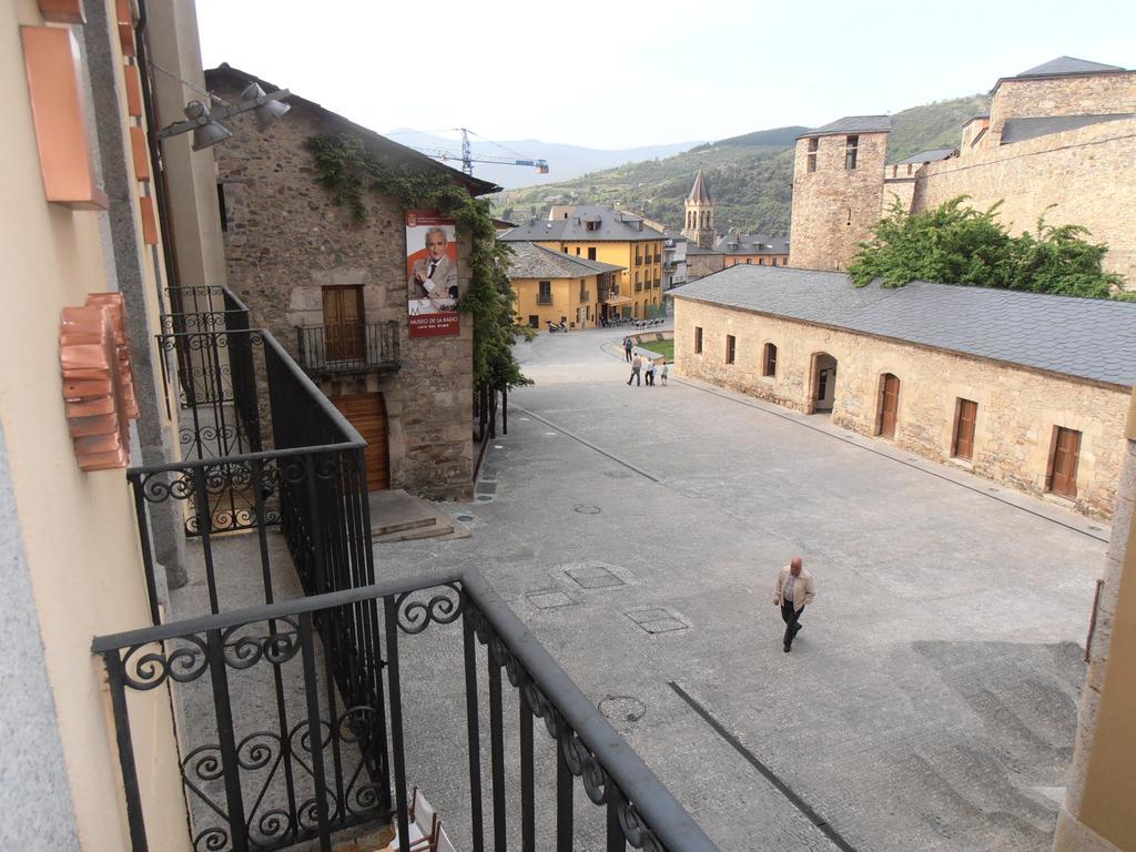 פונפרדה Hostal Virgen De La Encina חדר תמונה