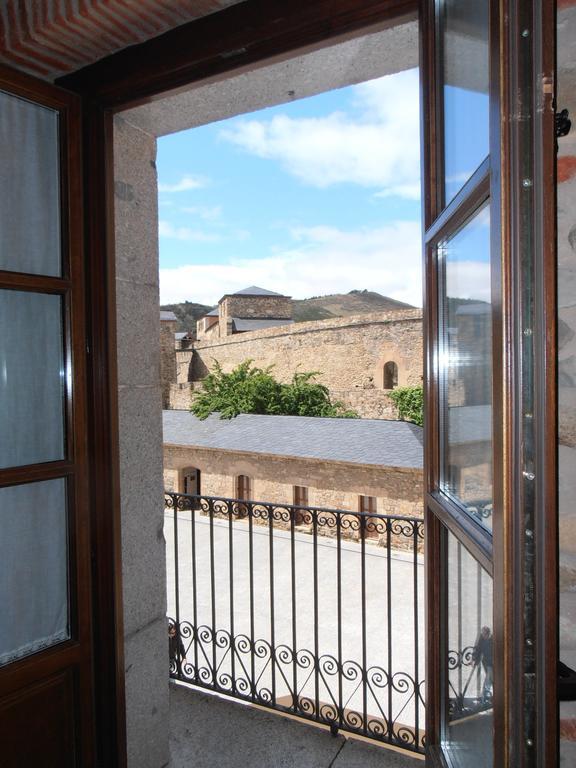 פונפרדה Hostal Virgen De La Encina חדר תמונה