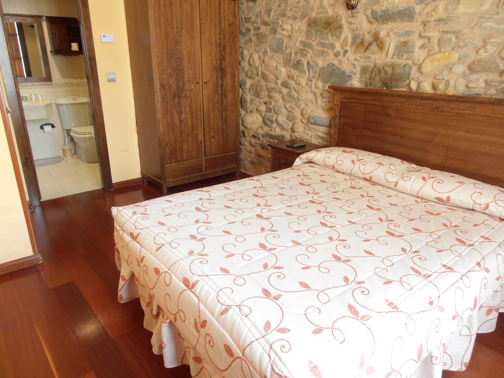פונפרדה Hostal Virgen De La Encina חדר תמונה