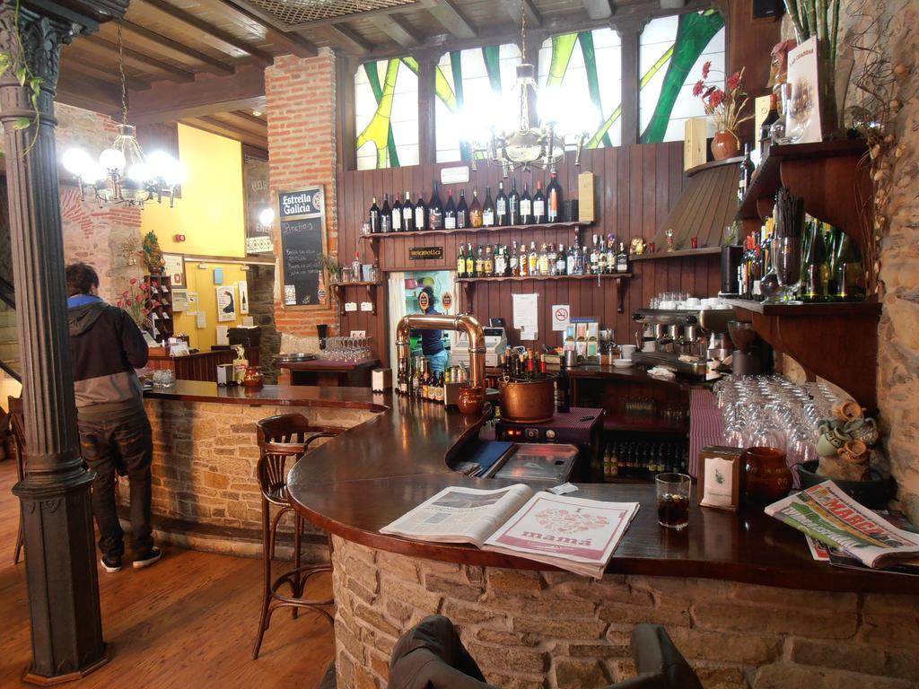 פונפרדה Hostal Virgen De La Encina מראה חיצוני תמונה